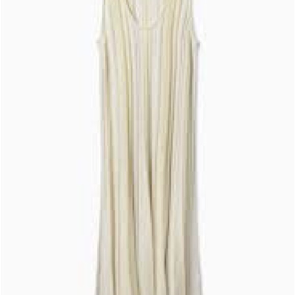 Cos cream and white knit dress. - Picture 2 of 5